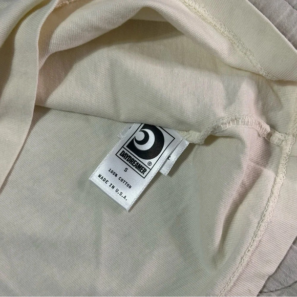 NWOT Daydreamer Loretta Lynn in Concert Tour Tee Size S w/small smudge - Picture 7 of 9